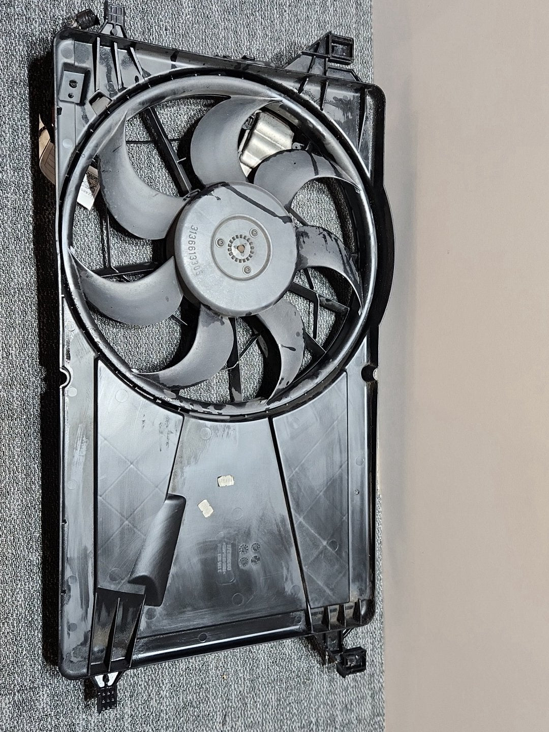 Volvo S40 MK2 (MS) Saloon Genuine Radiator Fan & Cowling 3M5H-8C607-RH