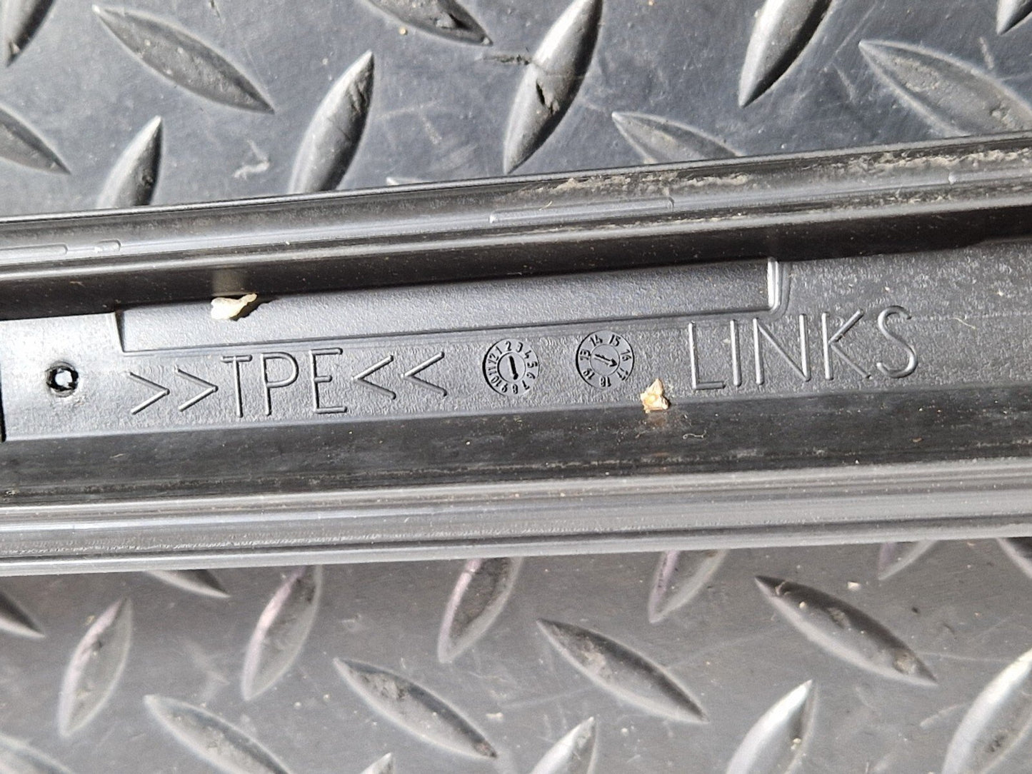 Mercedes-Benz Unknown Part Type A1568900393