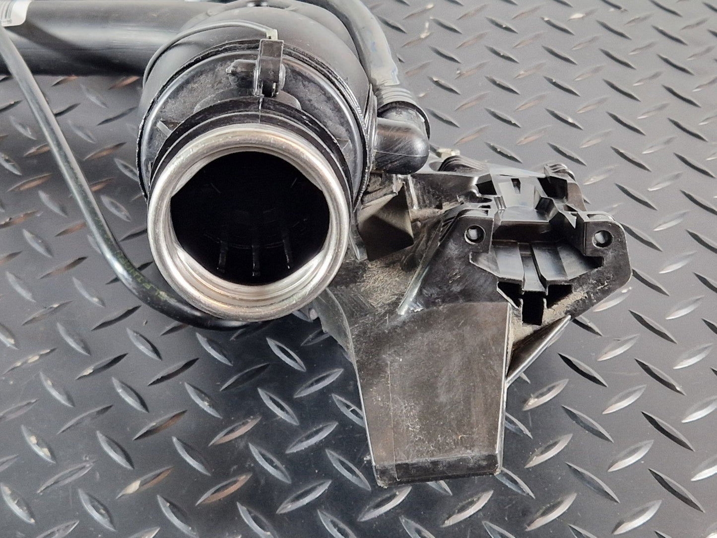 11-19 MERCEDES BENZ ML W166 SET CONNECTION PIPE FUEL TANK A1664710023