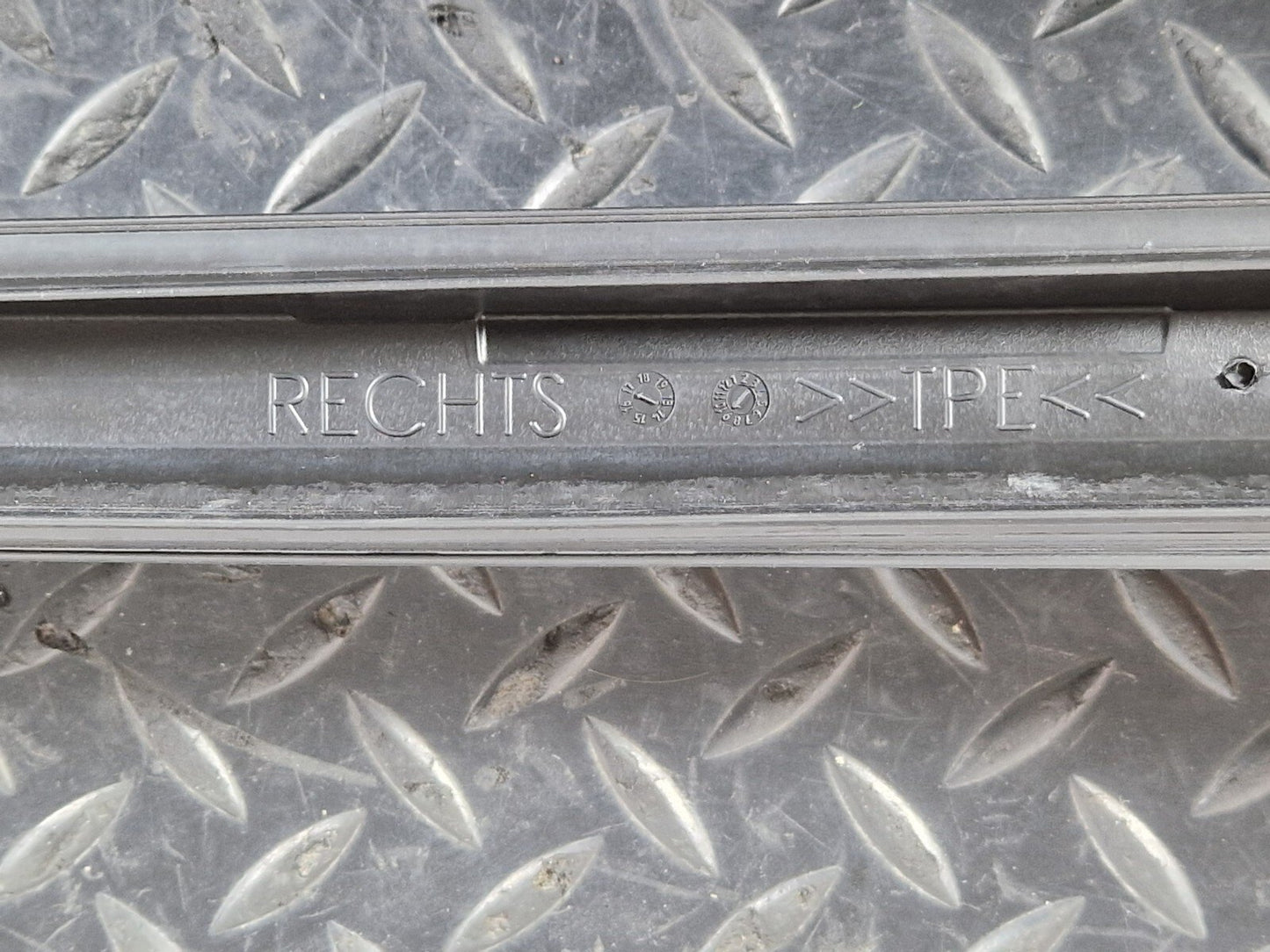 Mercedes-Benz Unknown Part Type A1568900493