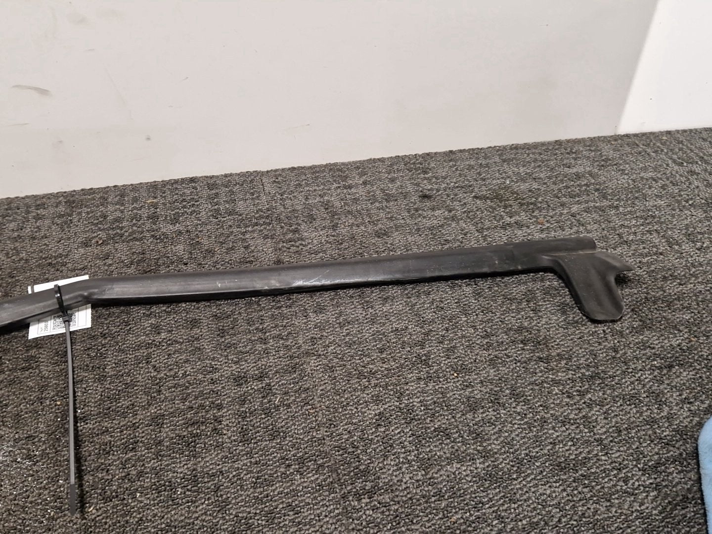 Mercedes-Benz Vito V-Class W447 Right Side Sliding Door Rubber Seal A4477310380