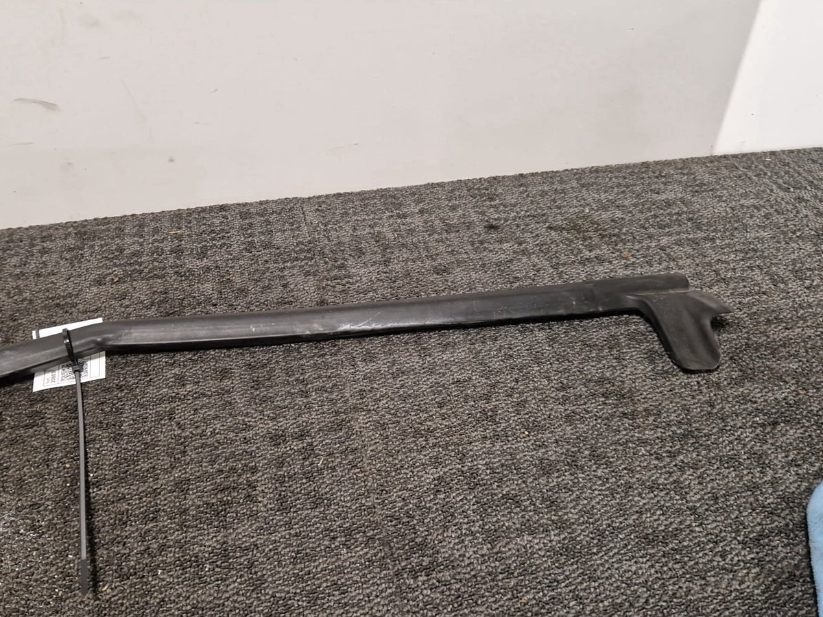 Mercedes-Benz Vito V-Class W447 Right Side Sliding Door Rubber Seal A4477310380
