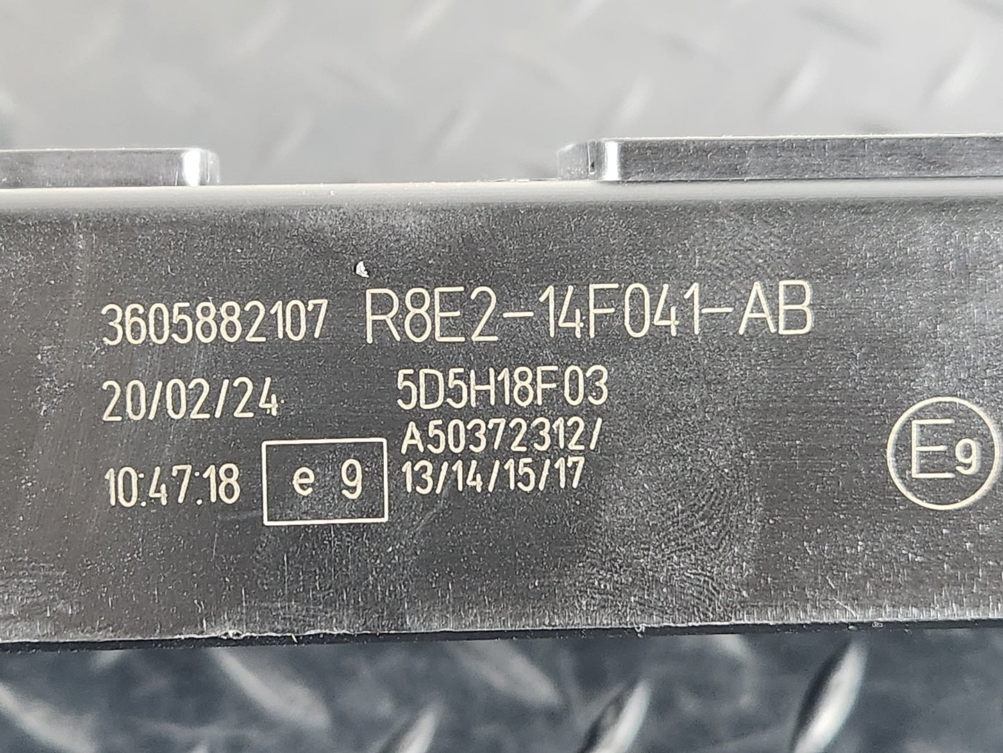 Land Rover Range Rover Evoque L551 SUV Body Control Module BCM R8E2-14F041-AB