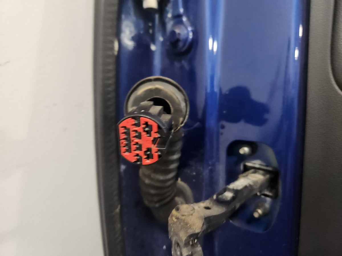 Volvo V50 MK2 FL (MW) Estate Rear Right Complete Door in Brilliant Blue Pearl