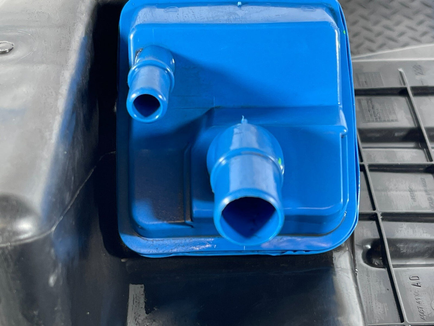 16-23 AUDI A5 F5 SPORTBACK S-LINE GENUINE 12L AD-BLUE FUEL TANK 8W0131878AP