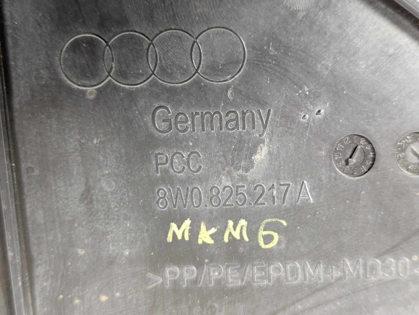 16-19 AUDI A4 B9 OEM REAR LEFT SIDE N/S BODY UNDER TRAY SHIELD COVER 8W0825217A
