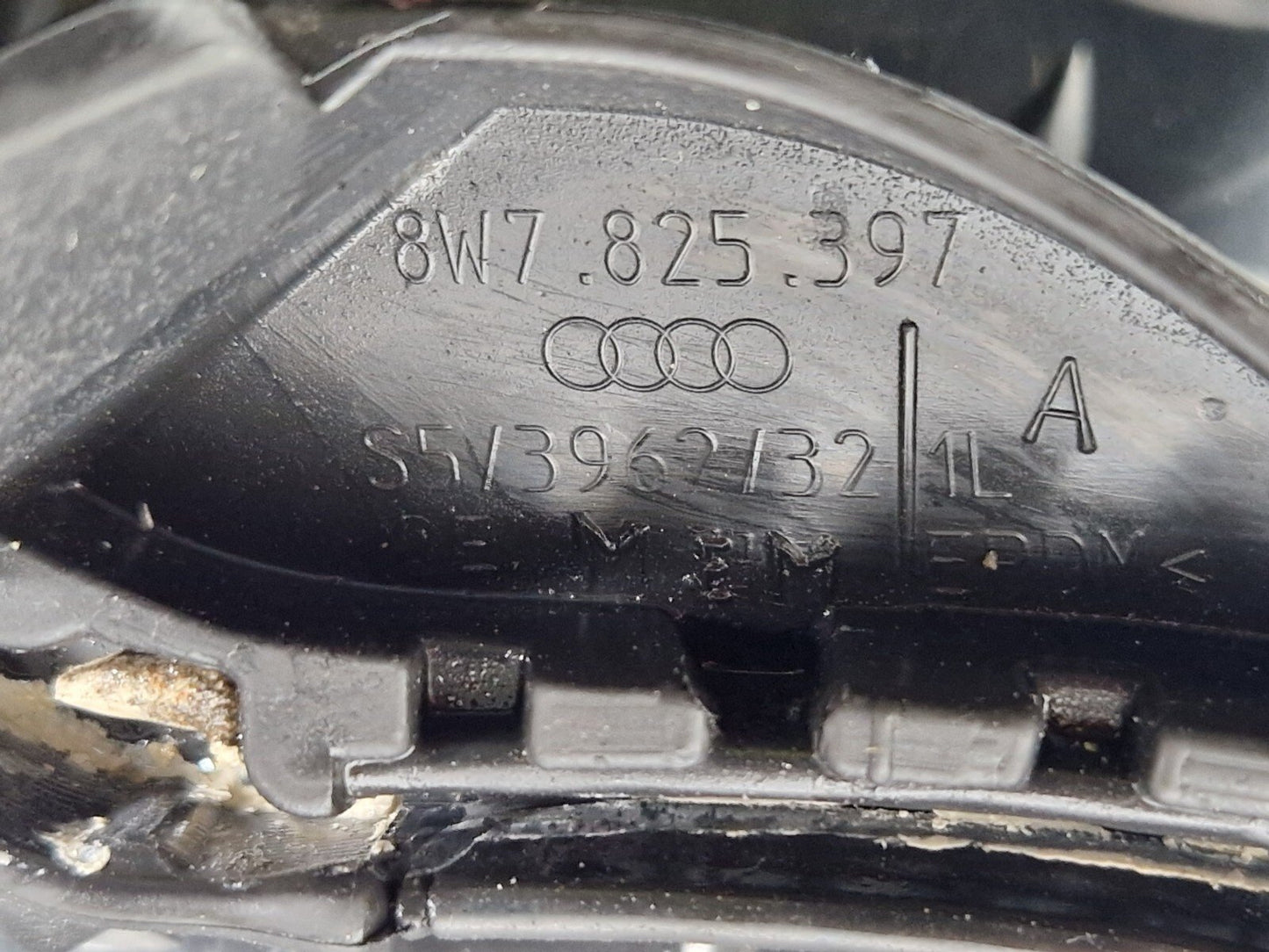 16-24 AUDI A5 F5 CONVERTIBLE GENUINE REAR ROOF SOFT TOP BOX SEAL 8W7825397