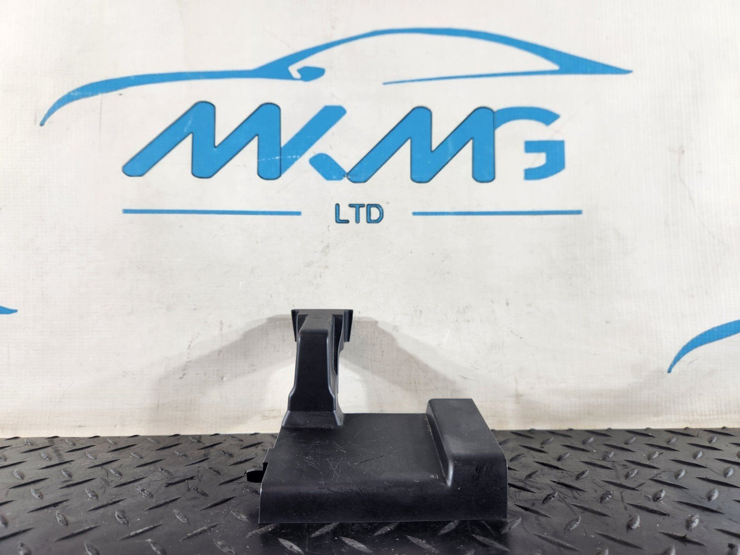 Audi Unknown Part Type 4M0883690C