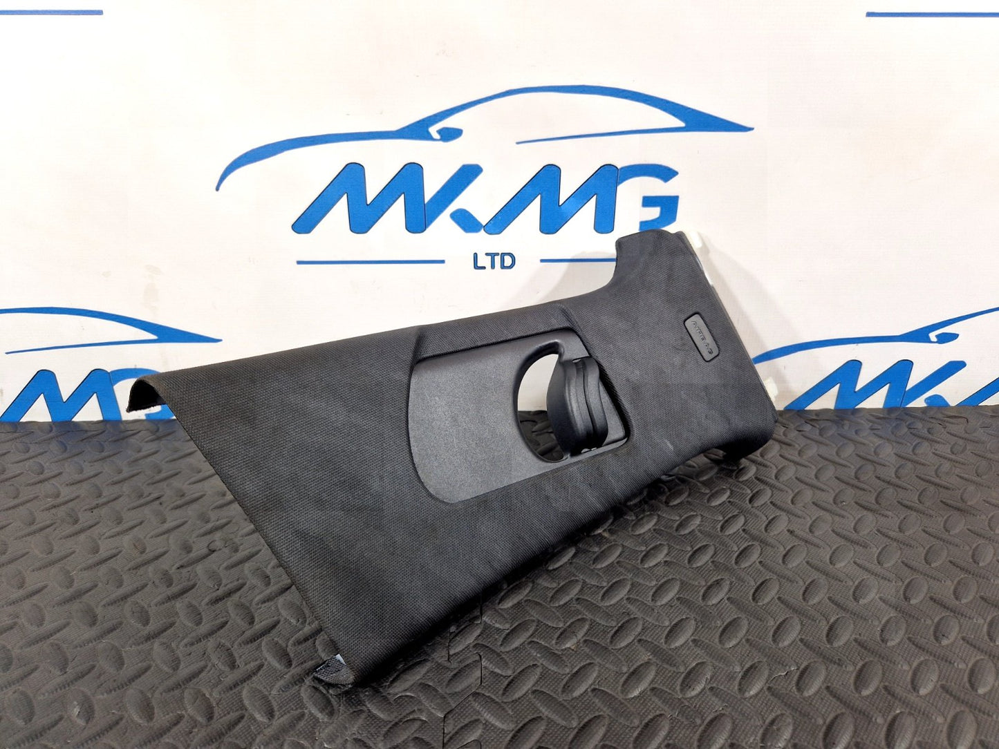 16-19 AUDI A4 B9 ESTATE GENUINE RIGHT DRIVER SIDE B-PILLAR TRIM COVER 8W0867244D