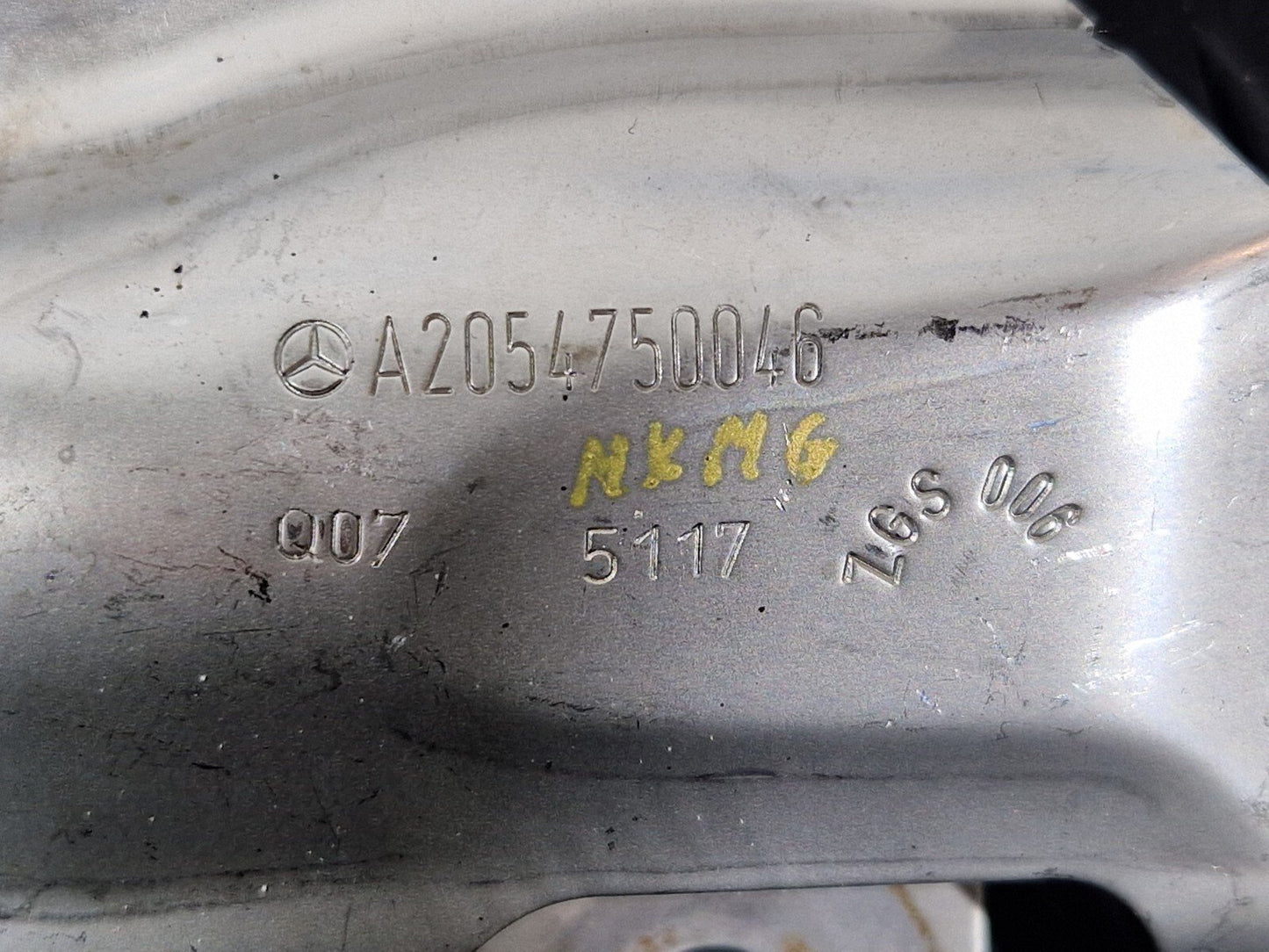 14-21 MERCEDES BENZ C200 W205 GENUINE BRACKET A2054750046