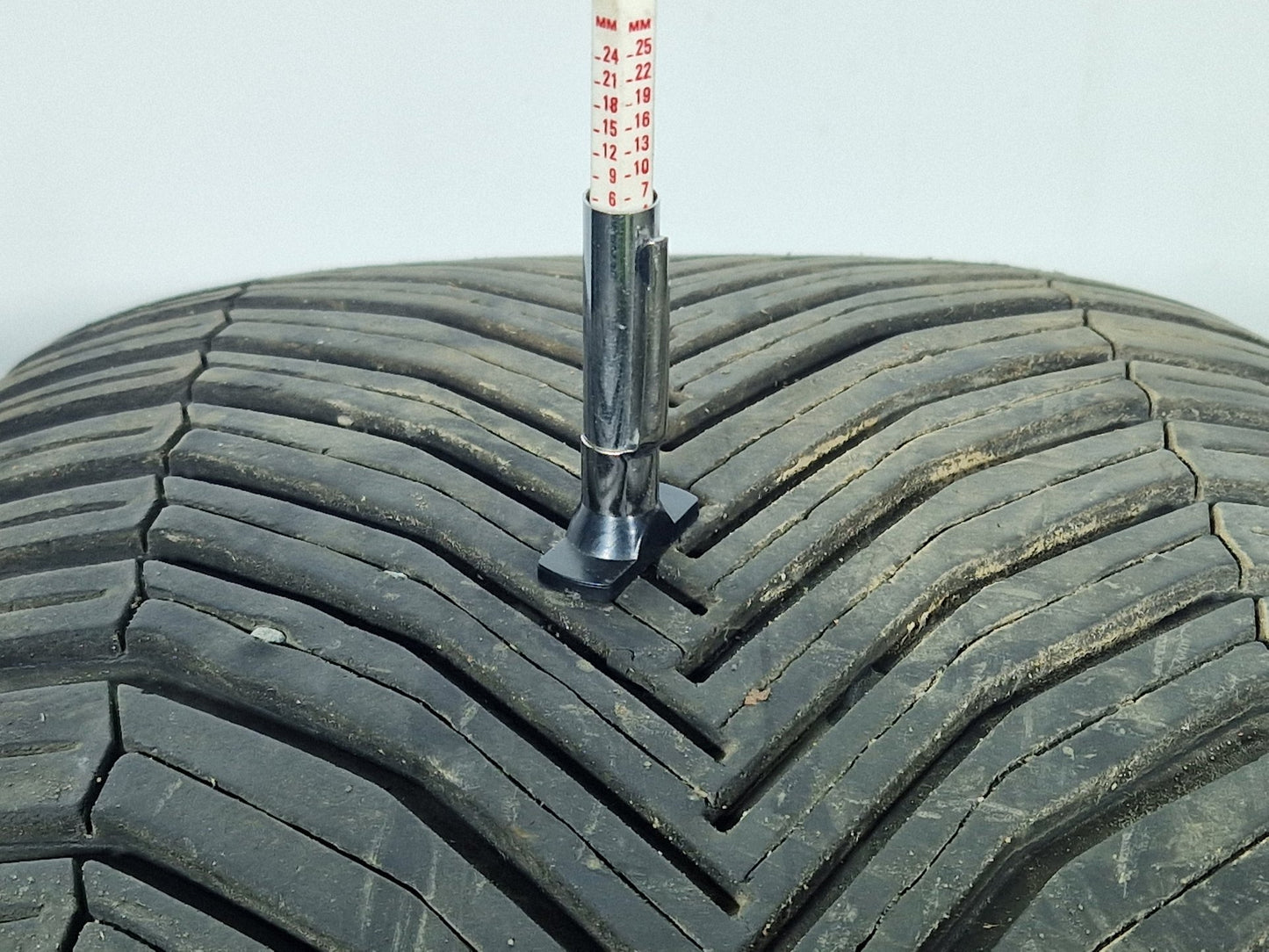 Audi Q5 20" Alloy Wheel with Tyre 6mm 255/45/20 8R0601025R