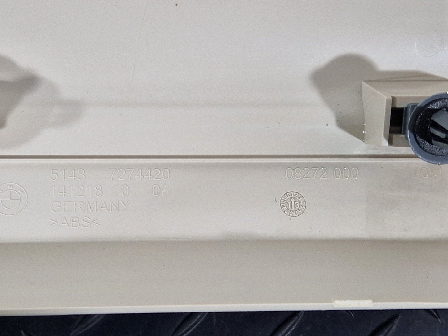 11-18 BMW 6 SERIES F06 FRONT RIGHT DOOR STEP ENTRANCE TRIM 7274420