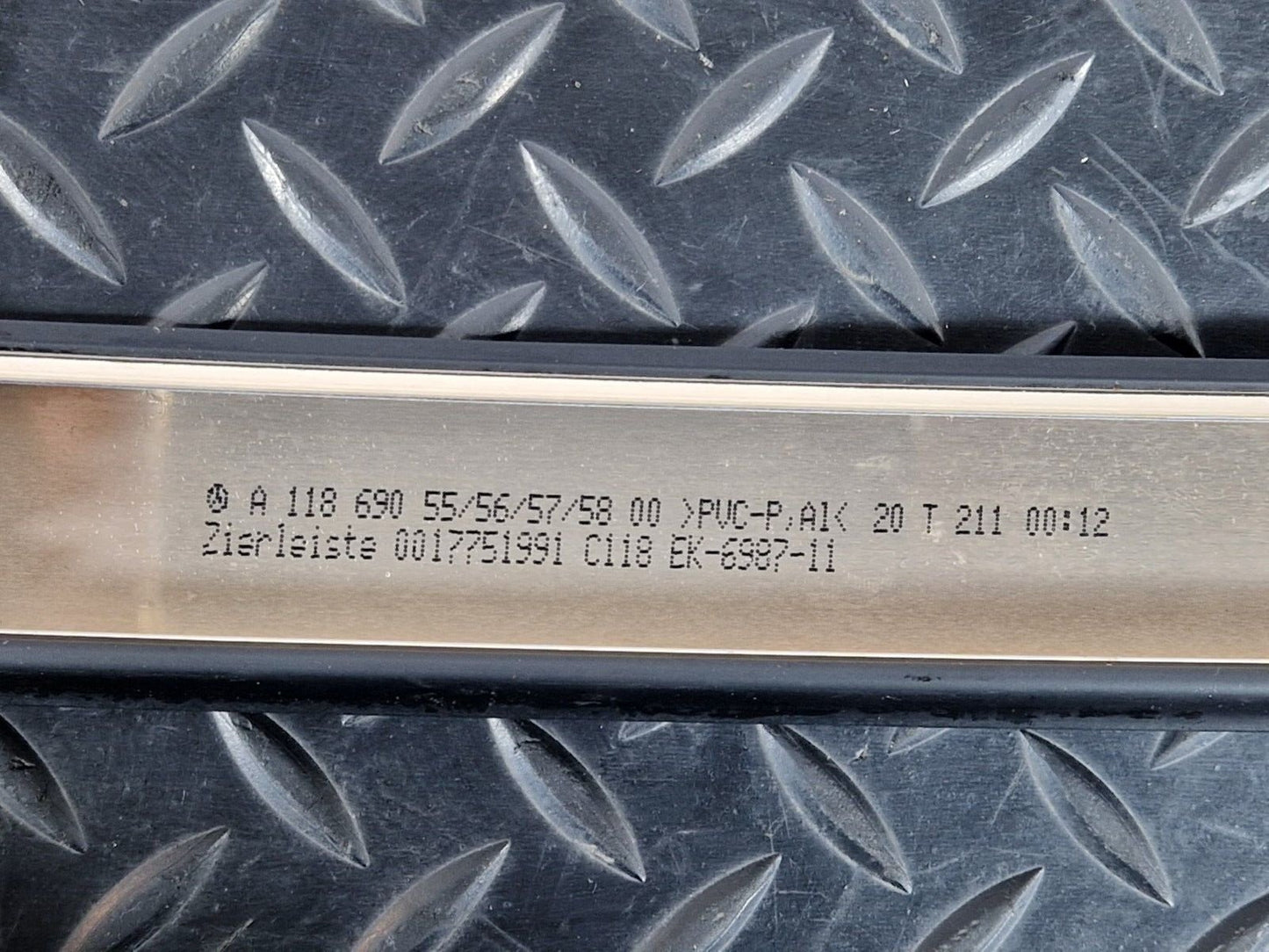 19-ON MERCEDES BENZ CLA C118 LEFT N/S ROOF RAIL TRIM COVER A1186905500