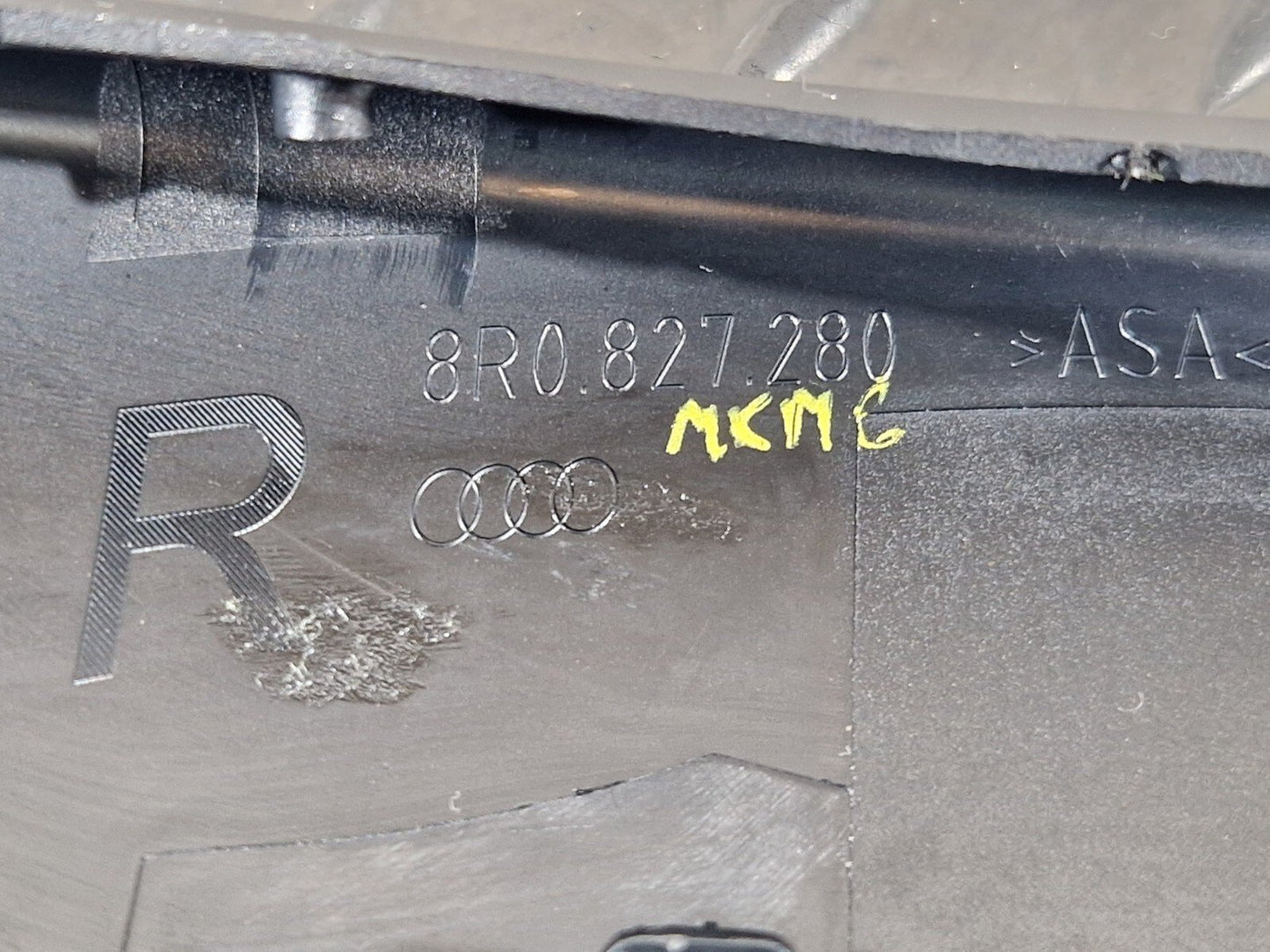 12-17 AUDI Q5 S-LINE GENUINE OEM TAILGATE HINGE COVER DRIVER SIDE 8R0827280