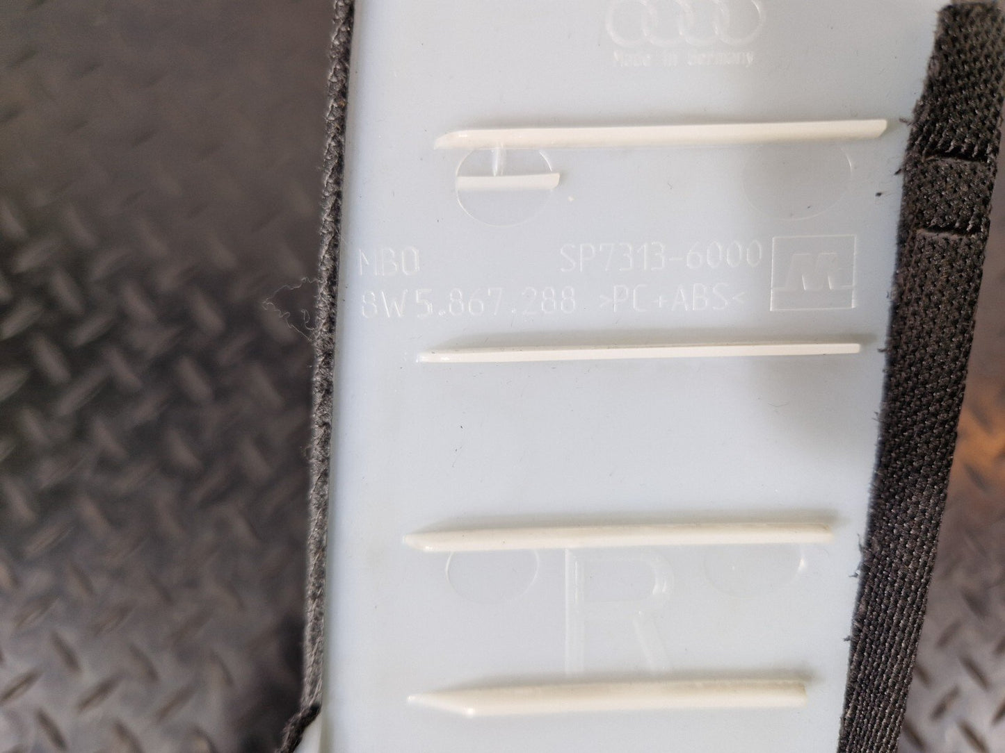 16-19 AUDI A4 B9 REAR RIGHT DRIVER SIDE COMPLETE C-PILLAR TRIM 8W5867288