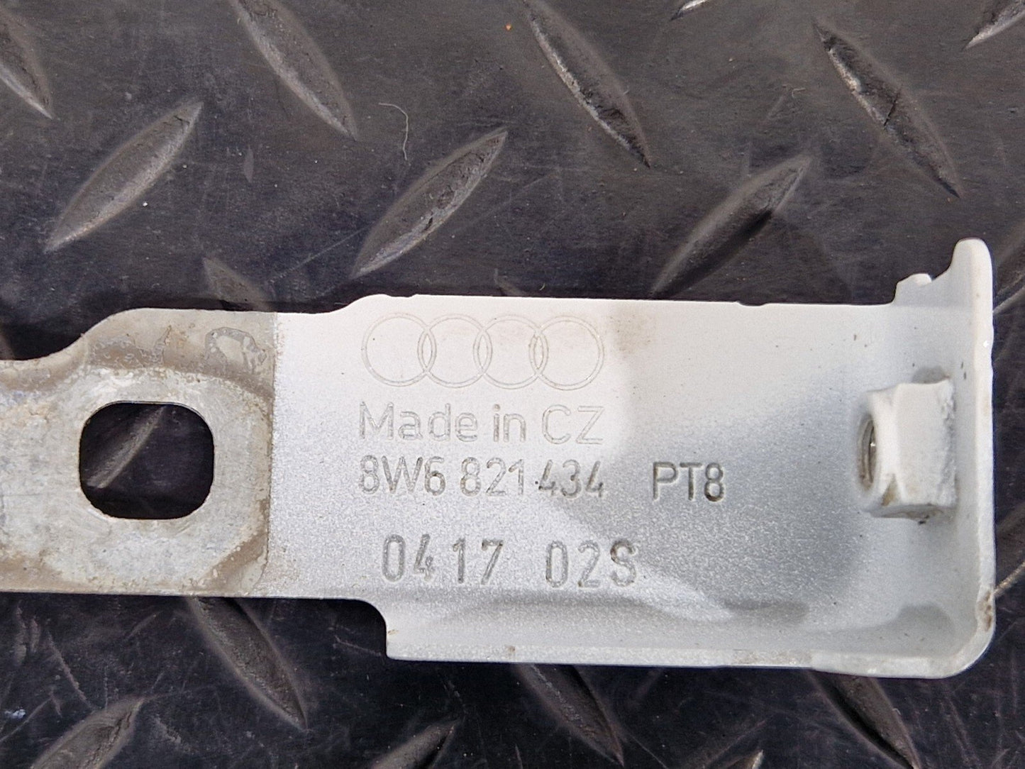 AUDI Unknown Part Type 8W6821434