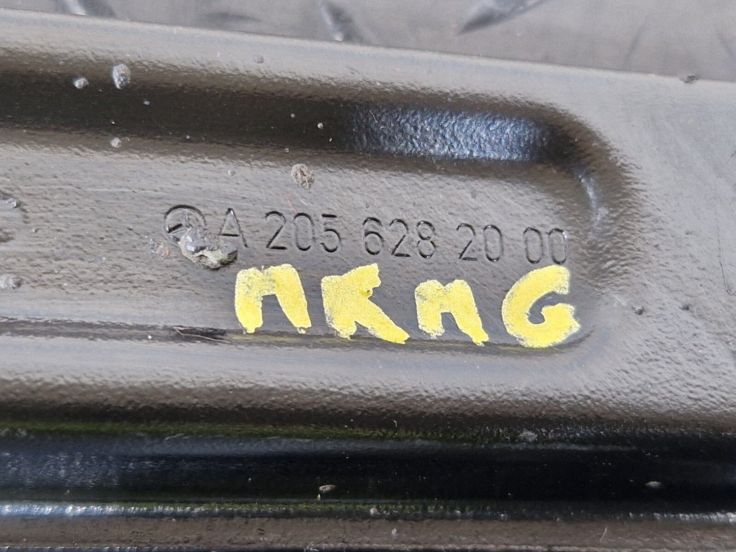 14-21 MERCEDES BENZ W205 FRONT BUMPER CRASH BAR BRACKET A2056282000