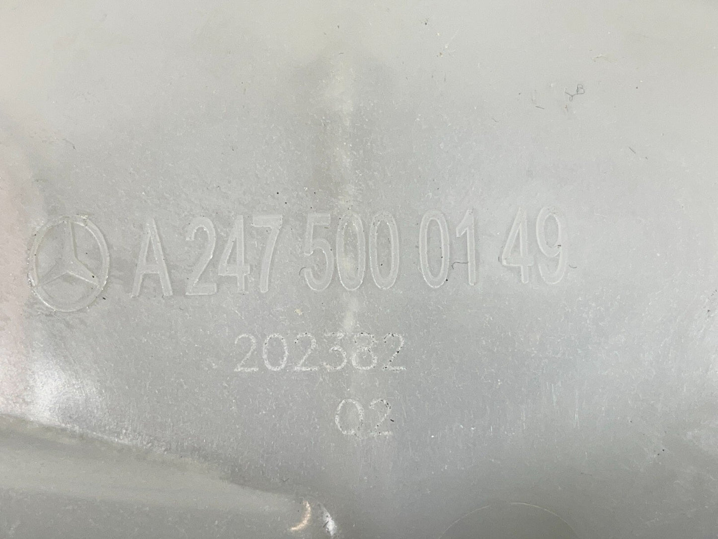 19-ON MERCEDES A CLASS EQ W177 V177 A250e COOLANT EXPANSION TANK A2475000149