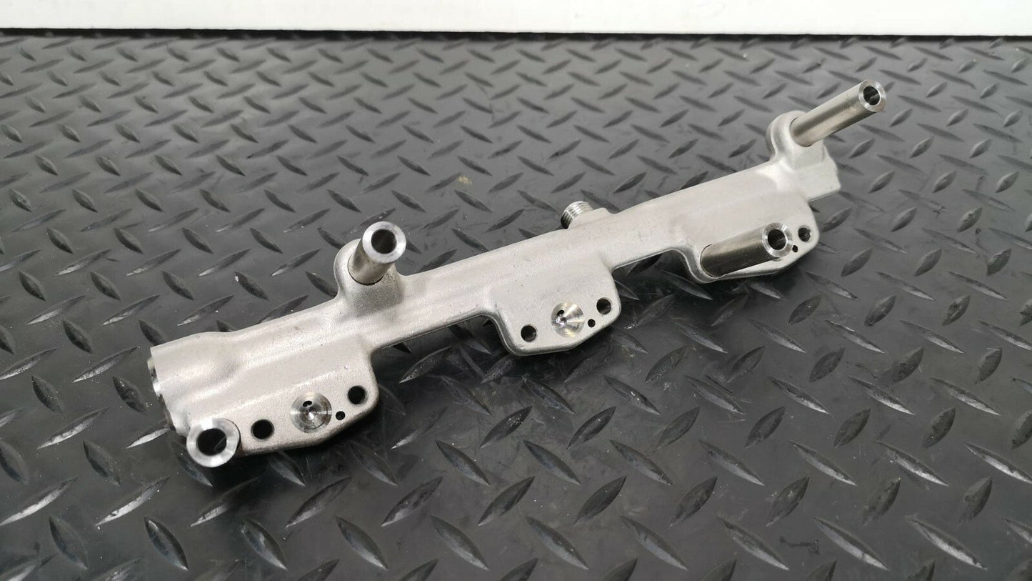 BMW 1 2 3 SERIES 3.0 B58 PETROL ENGINE HIGH PRESSURE FUEL RAIL 8665635