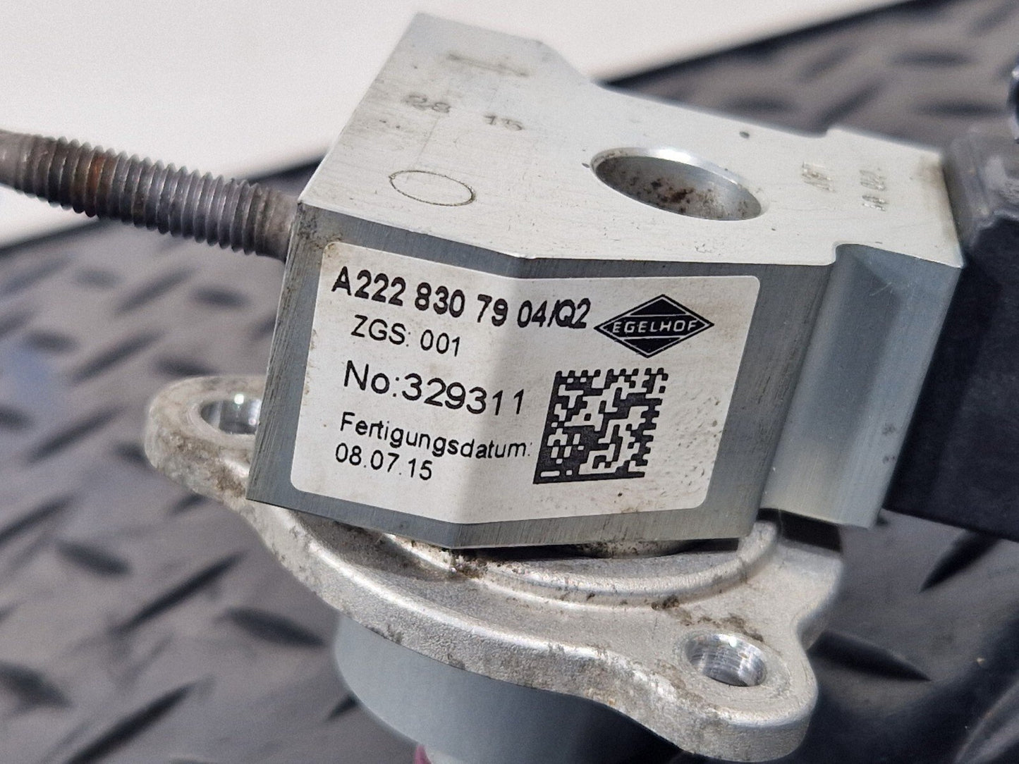 14-21 MERCEDES BENZ C300h W205 GENUINE AIR CONDITIONING CUTOFF VALVE A2228307904