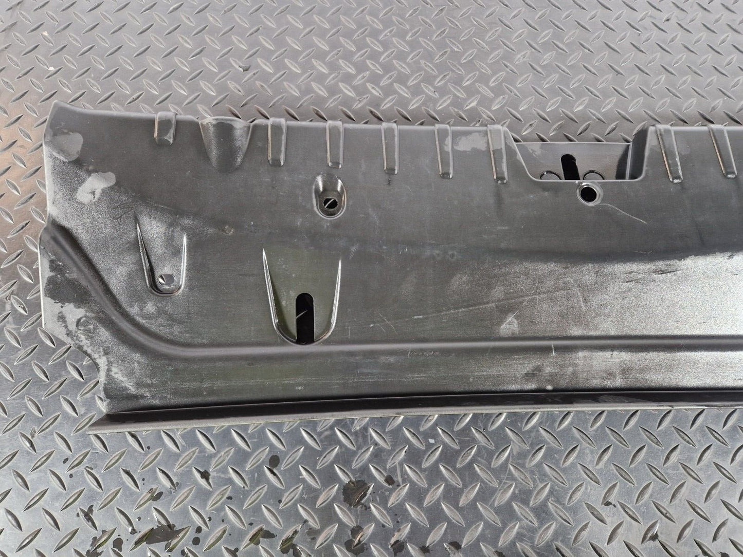 11-18 BMW 6 SERIES F06 BOOT TRUNK PANEL LOCK TRIM LOADING EDGE TRIM 7224793