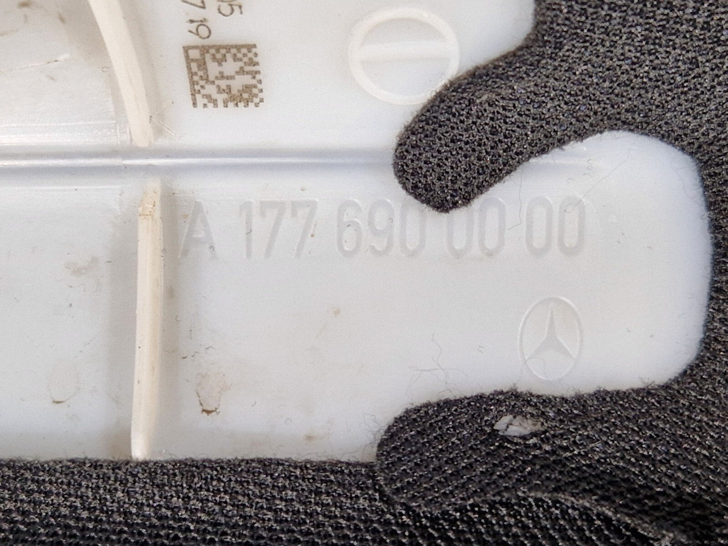 19-ON MERCEDES BENZ A CLASS LEFT SIDE A PILLAR TRIM COVER A1776900000