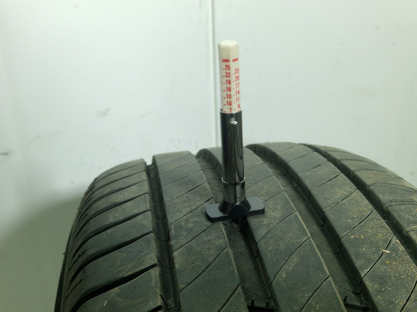 Honda FR-V MK1 16" Alloy Wheel with Tyre 7mm 205/55/16