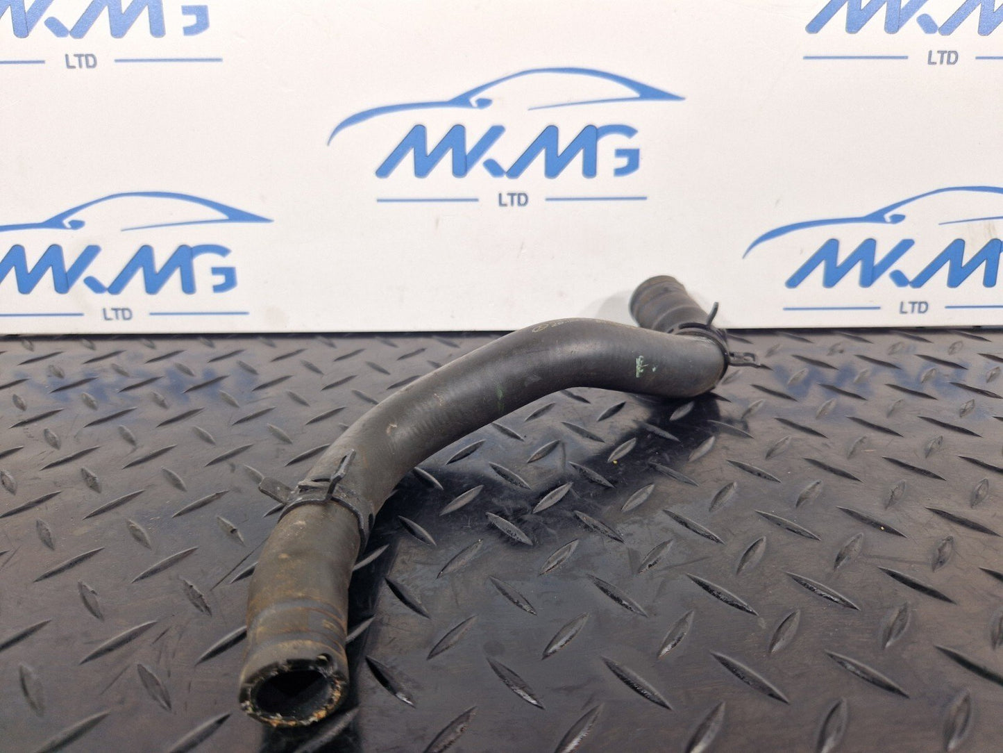 12-18 MERCEDES BENZ W176 LCI AMG LINE AUTOMATIC OIL COOLER HOSE A2465010256