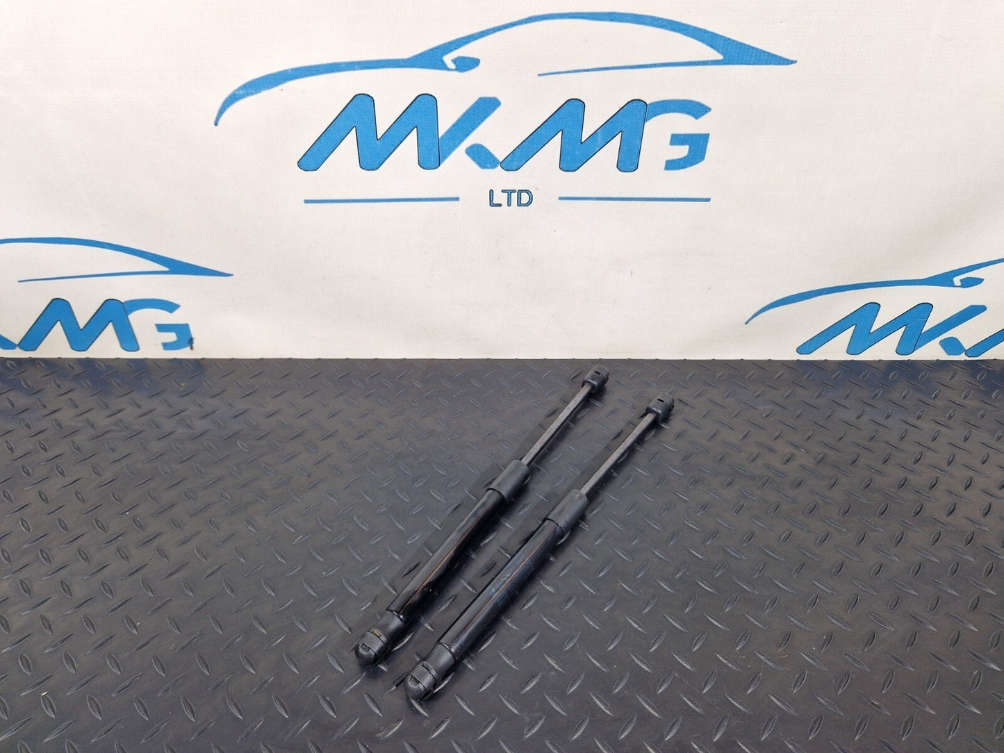 12-17 AUDI S5 CONVERTIBLE PAIR OF REAR TAILGATE BOOT LID GAS STRUTS 8F0827550A