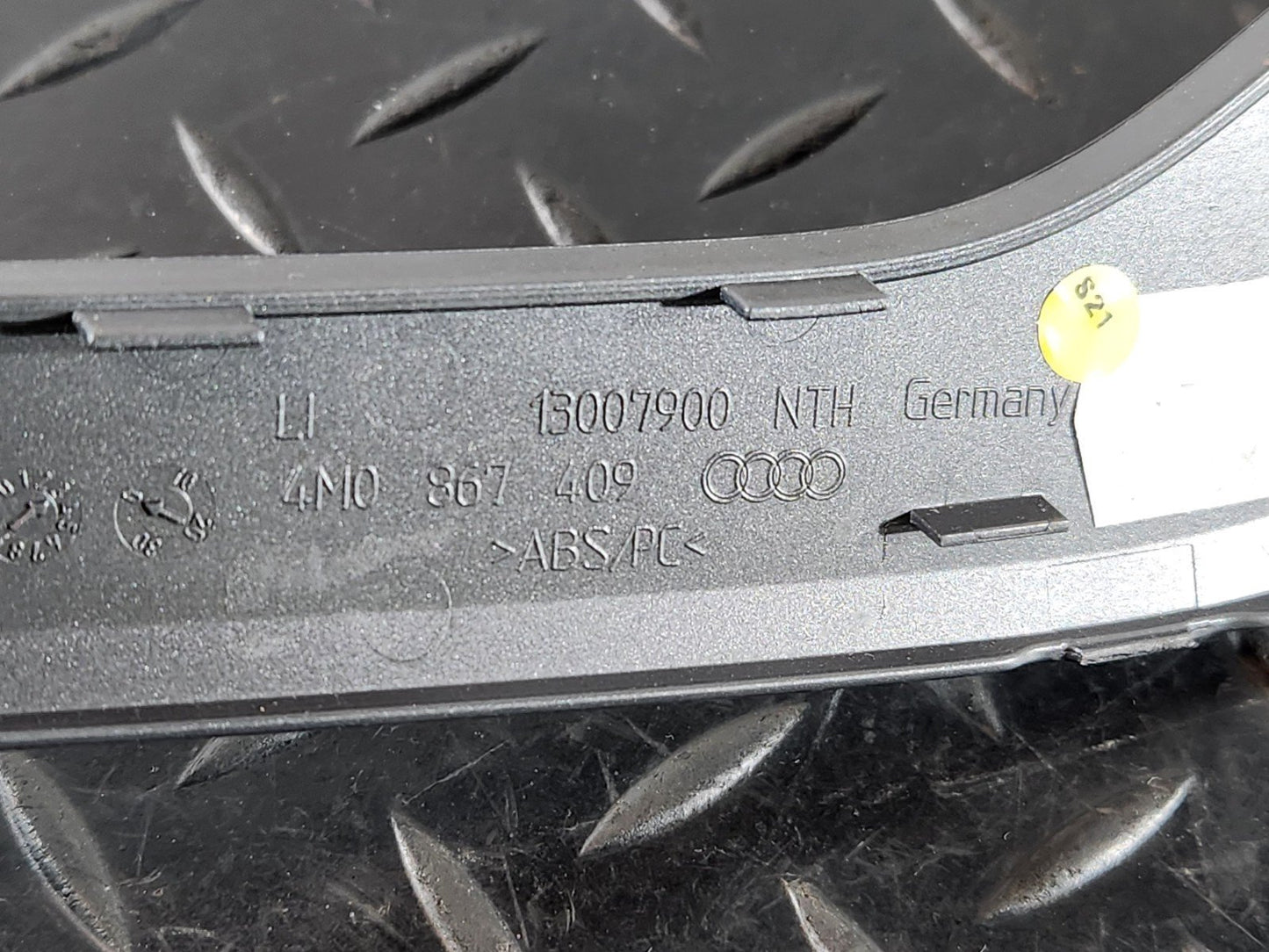 Audi Q7 4M Genuine Front Left N/S Passenger Door Card Trim 4M0867409