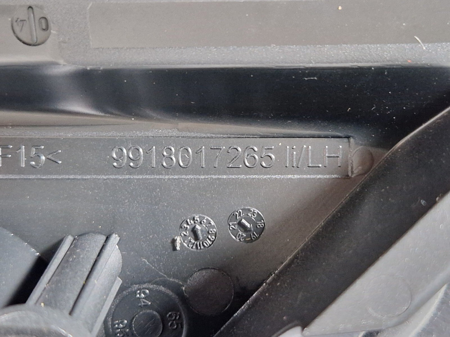 14-21 MERCEDES BENZ C220d W205 LEFT ROLLER BLIND GUIDE RAIL MOTOR A2059063503