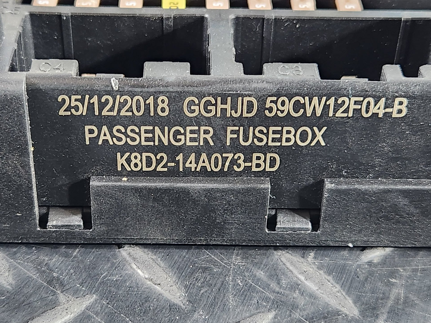 Land Rover Range Rover Evoque L551 2.0 Diesel Genuine Fuse Box K8D2-14A073-BD