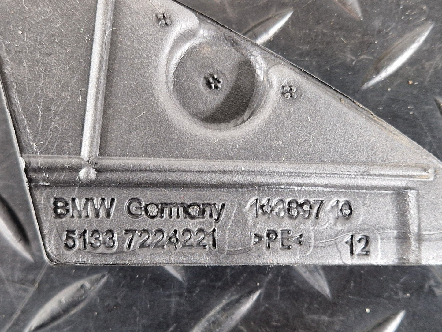 11-18 BMW 6 SERIES F13 GENUINE FRONT LEFT DOOR TWEETER INNER SEAL 7224221