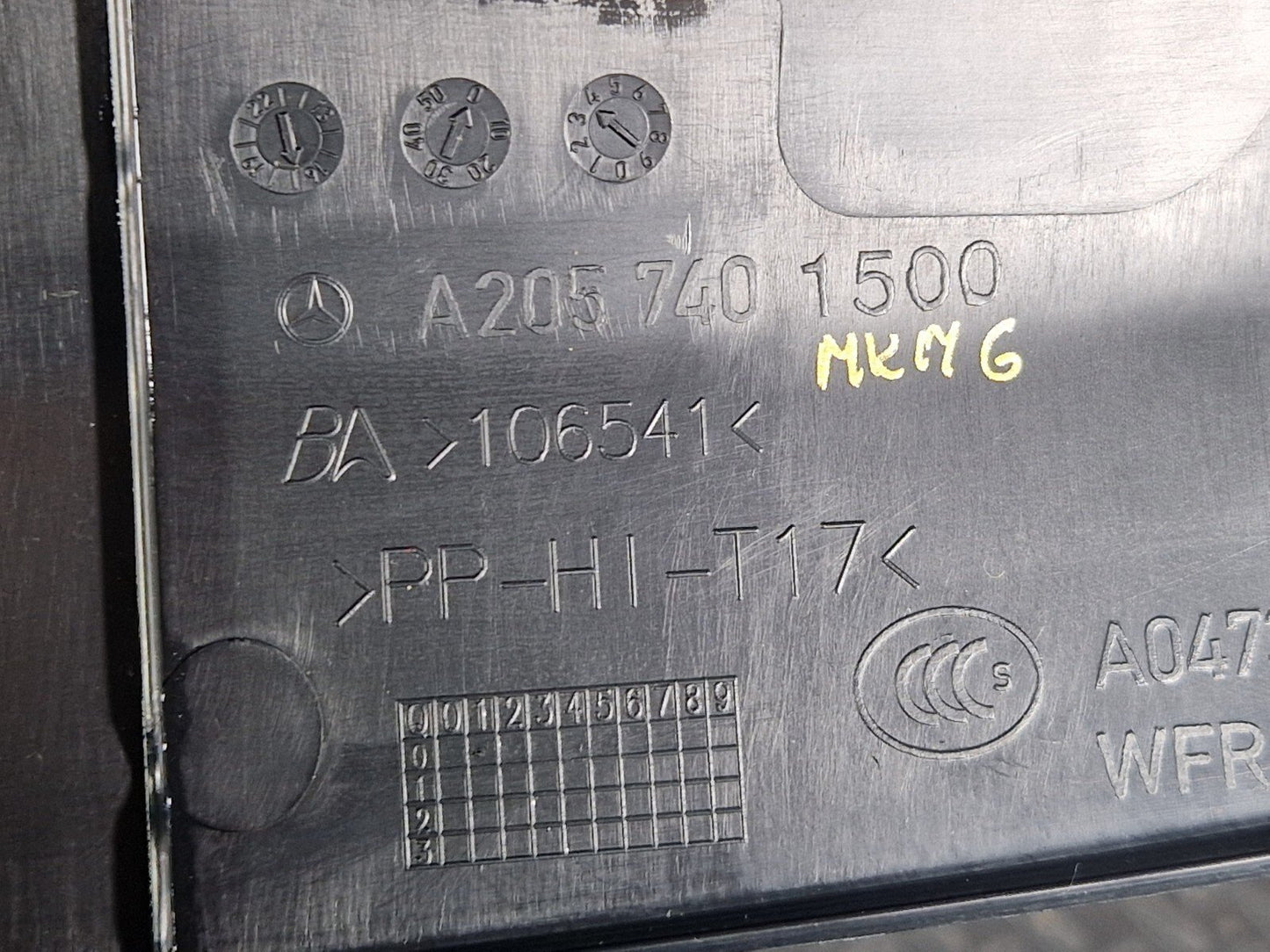14-21 MERCEDES C220d W205 TAILGATE PANEL TRIM COVER A2057401500