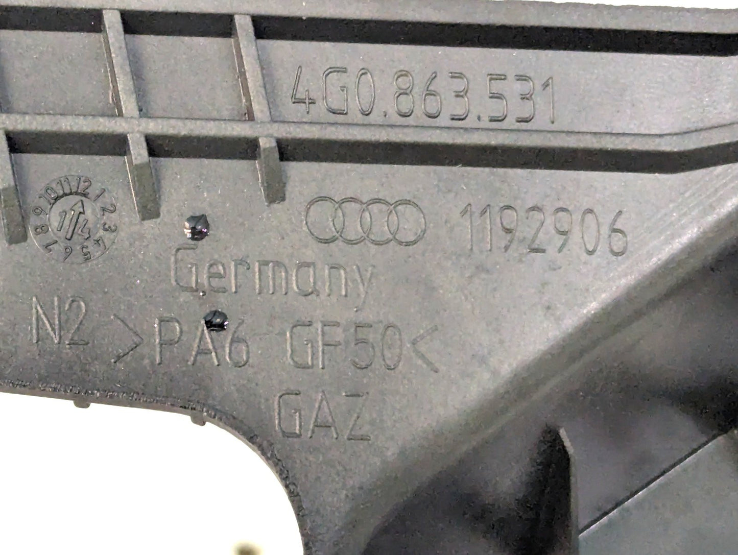 12-18 AUDI A6 C7 OEM CENTRE CONSOLE GEAR SELECTOR BRACKET 4G0863531