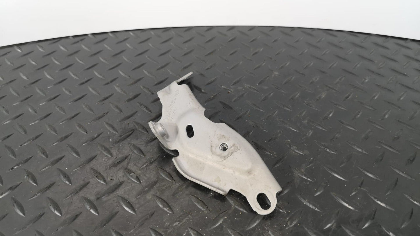 MERCEDES A-CLASS W177 V177 1.3 PETROL GENUINE ENGINE BRACKET A2820140700 *B110