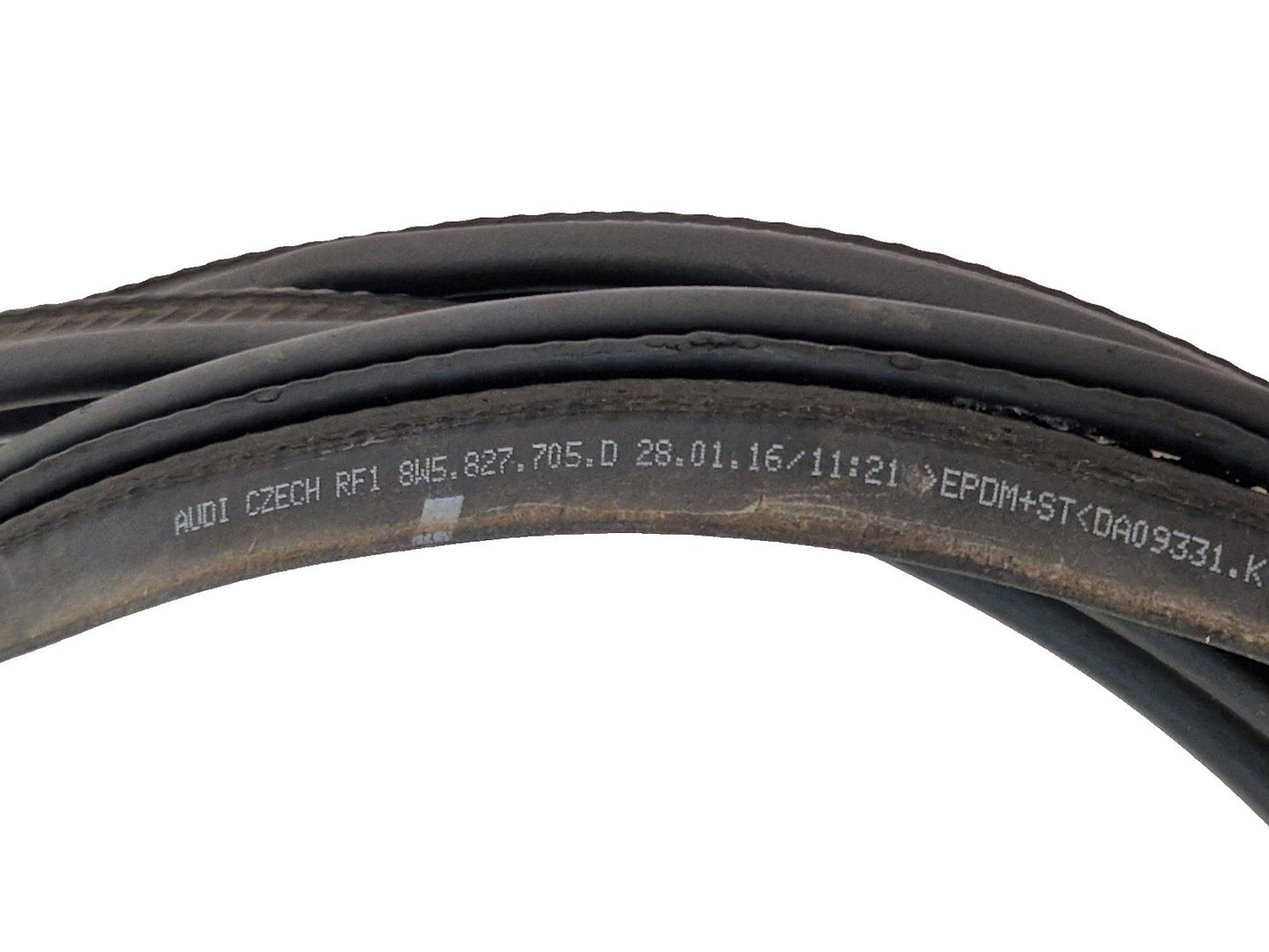 16-19 AUDI A4 B9 S-LINE SALOON GENUINE TAILGATE RUBBER SEAL 8W5827705D