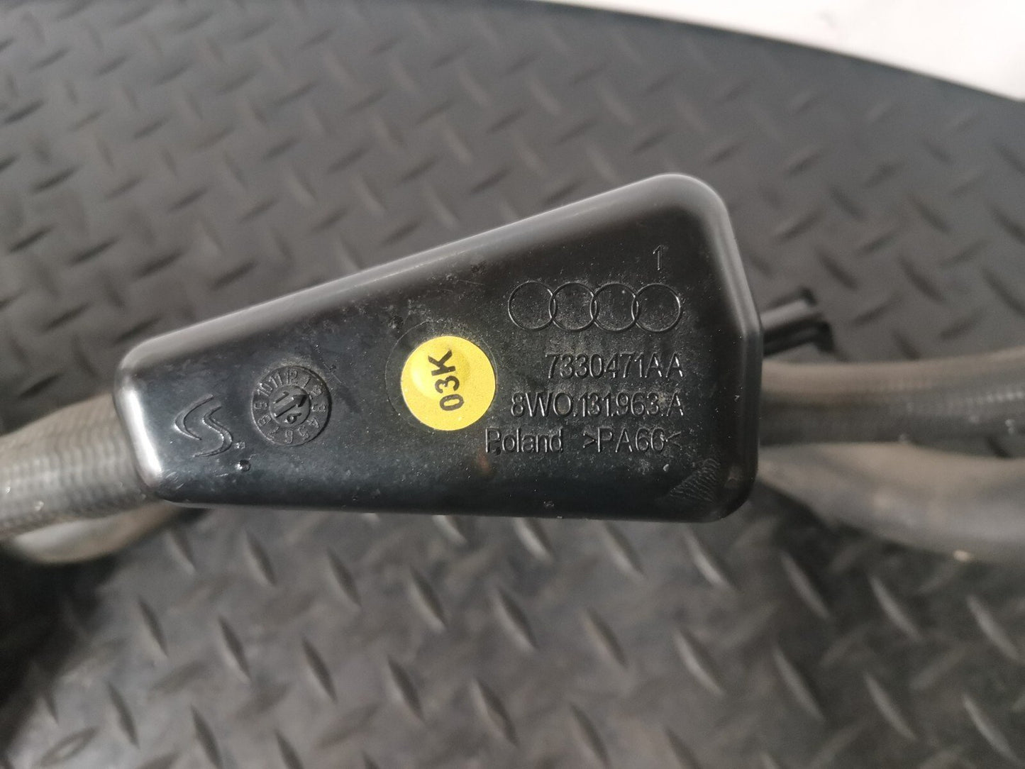 16-19 AUDI A4 B9 ESTATE GENUINE V6 3.0TDI ADBLUE TANK FILLING HOSES 8W0131963A