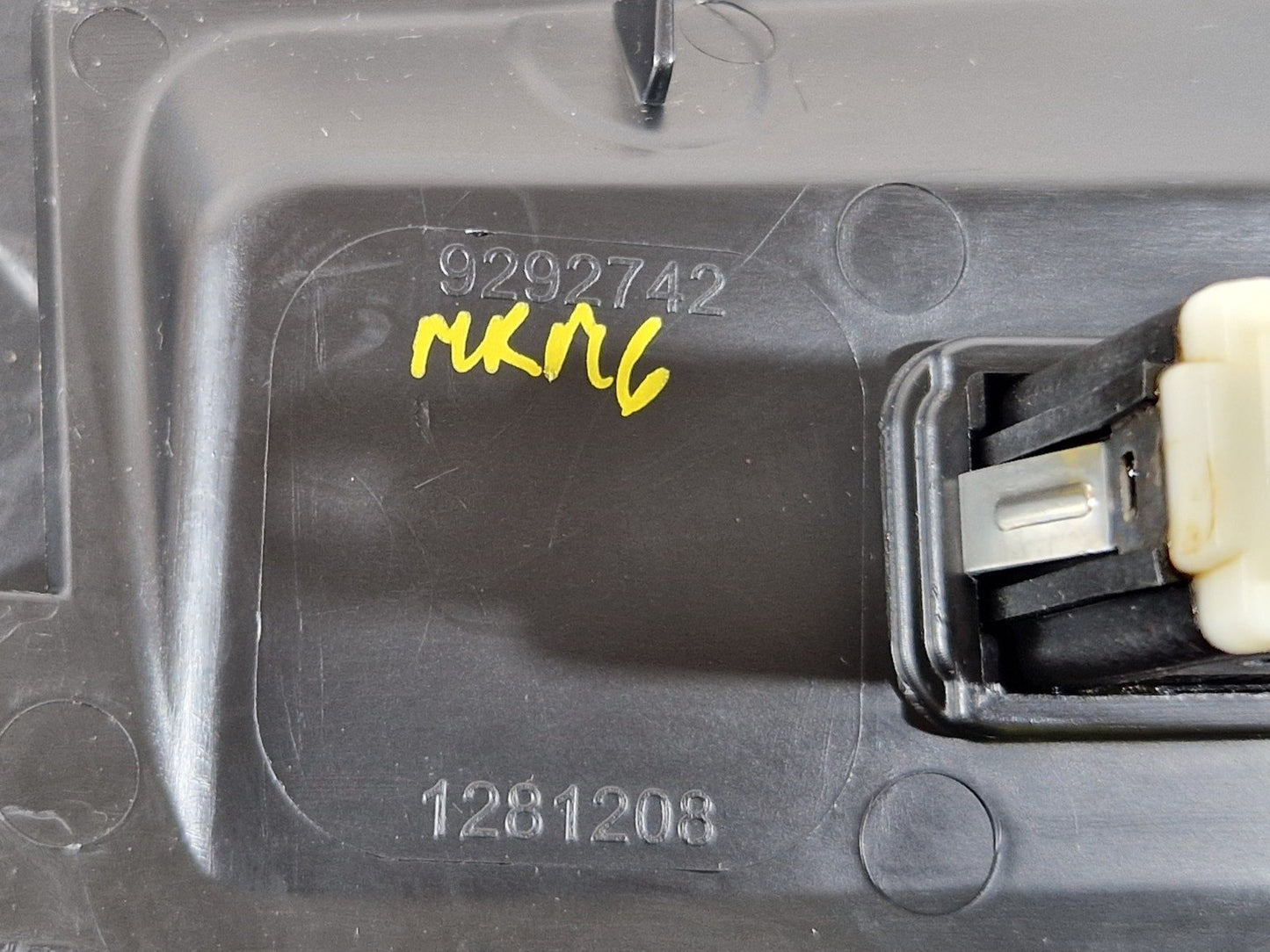 BMW Unknown Part Type 9292742