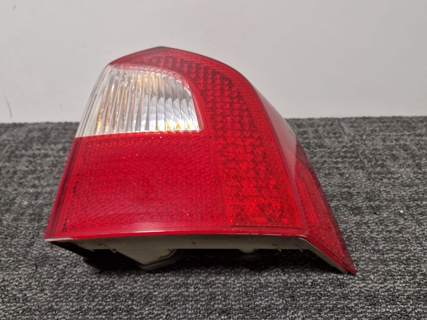 2011 Volvo V70 MK3 - Rear Right Outer Light