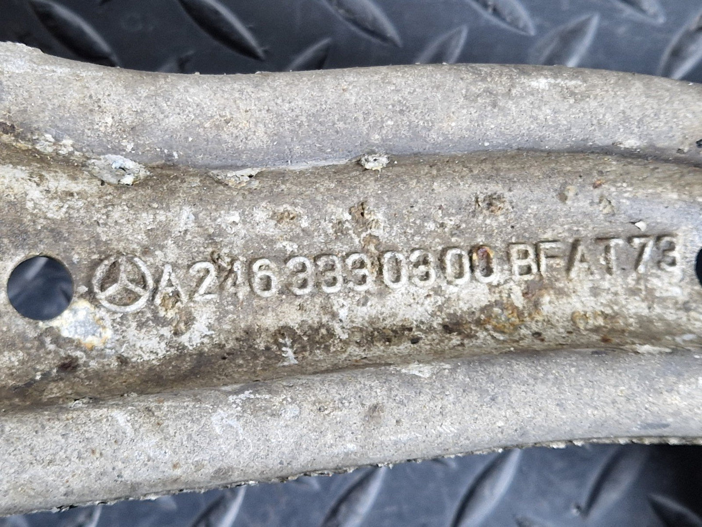 12-18 MERCEDES BENZ W176 OEM FRONT LEFT LOWER SUSPENSION ARM A2463330300