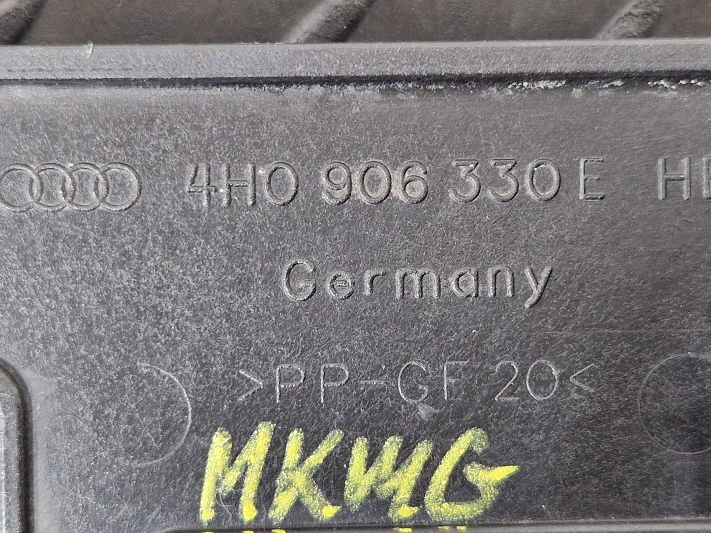 AUDI A8 4H ENGINE CONTROL UNIT BRACKET MOUNT HOLDER 4H0906330E