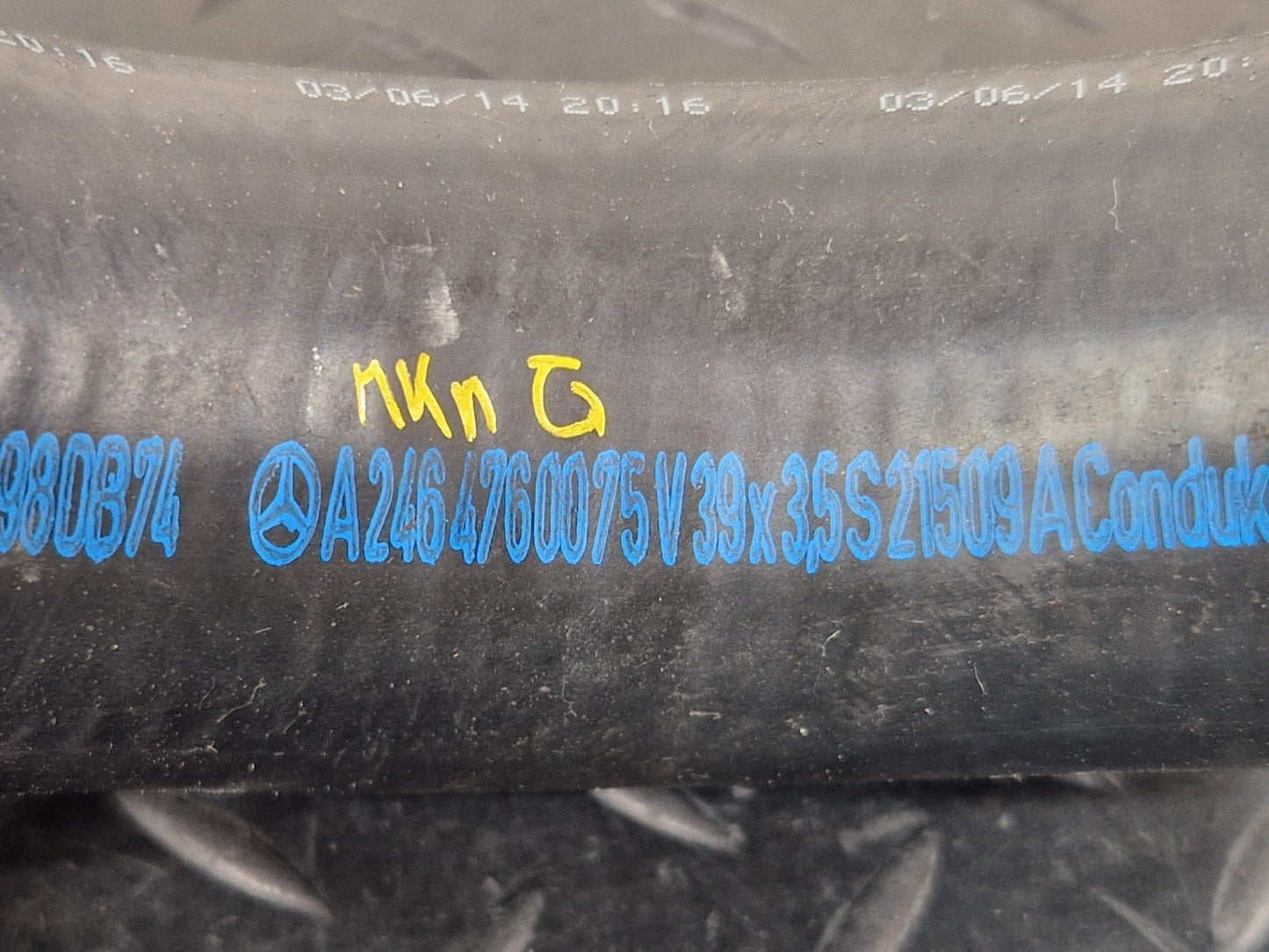 12-18 MERCEDES BENZ B-CLASS W246 GENUINE FUEL FILLER HOSE PIPE A2464760075