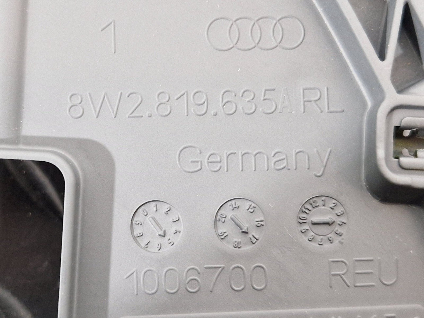 16-19 AUDI A4 B9 GENUINE DASHBOARD TRIM COVER 8W2819635