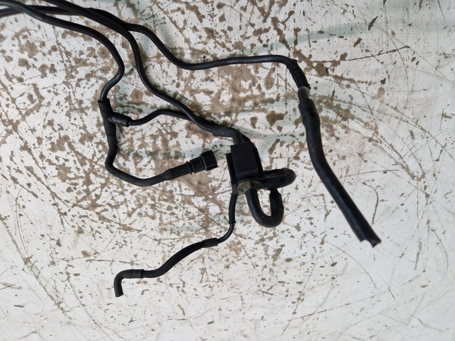 17-ON LAND ROVER DISCOVERY L462 OEM VACUUM CONTROL HARNESS & VALVE FW939S468AE