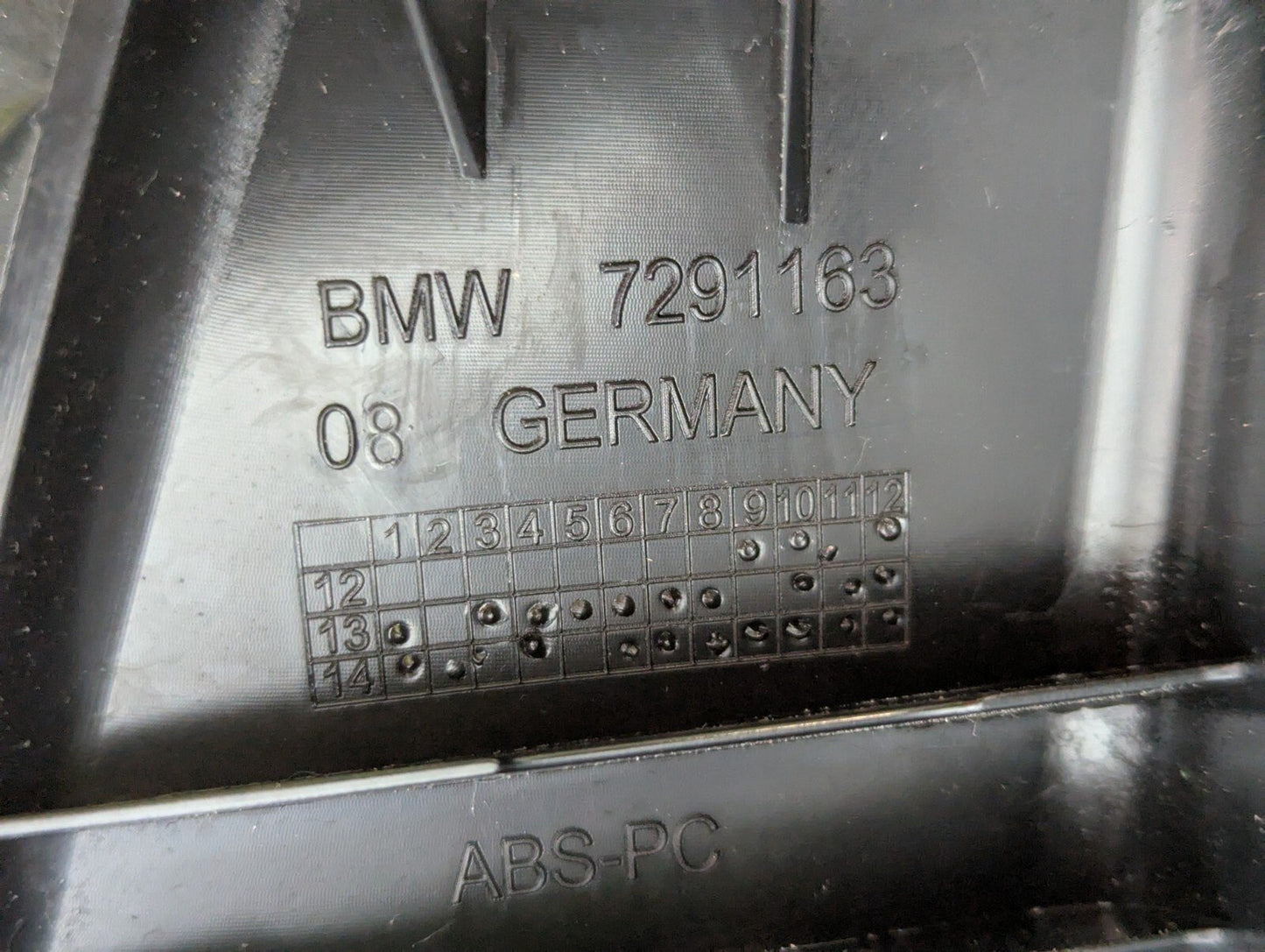 14-16 BMW 2 SERIES F22 PASSENGER SIDE REAR LEFT SEAT BELT TRIM 7291163