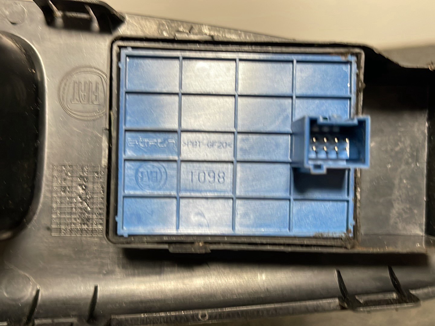 Vauxhall Combo MK3 (D) (61VO) Cargo Van Right Front Window Switch 735484917