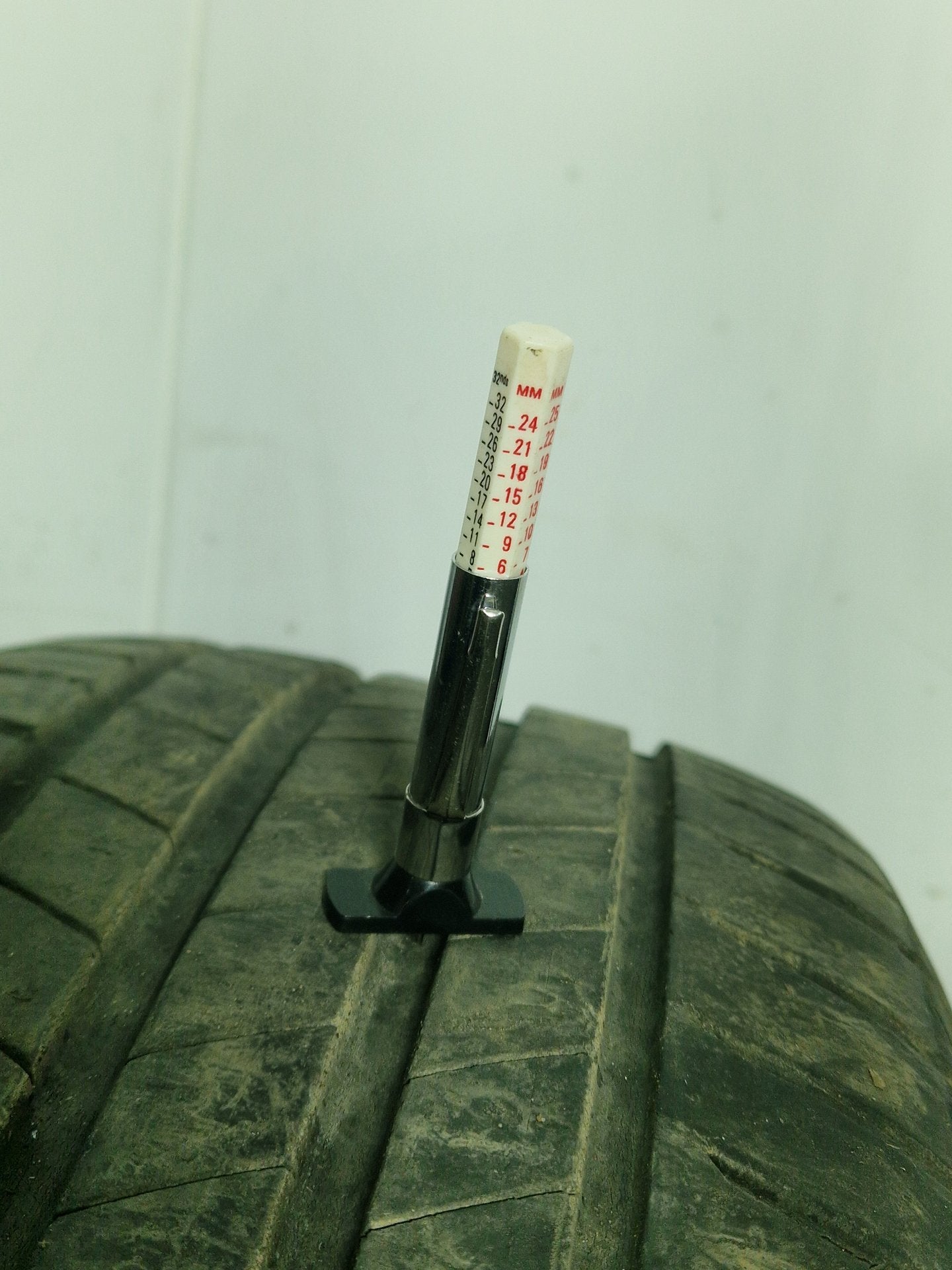 Honda FR-V MK1 16" Alloy Wheel with Tyre 6mm 205/55/16