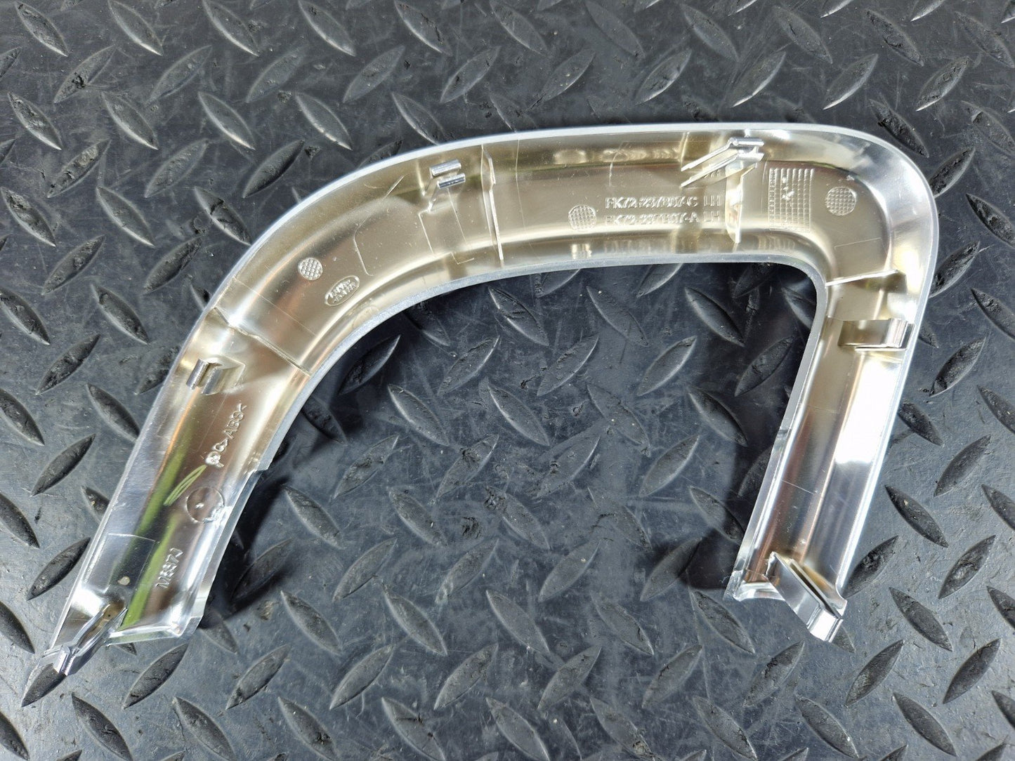 14-19 LAND ROVER L550 GENUINE N/S/F FRONT LEFT DOOR PANEL TRIM FK72237B07A