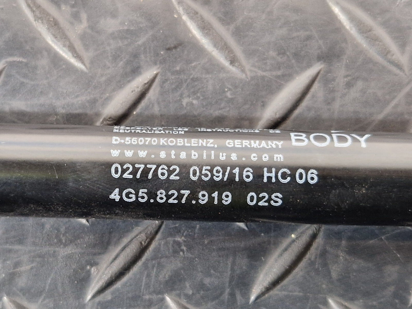 AUDI Unknown Part Type 4G5827919